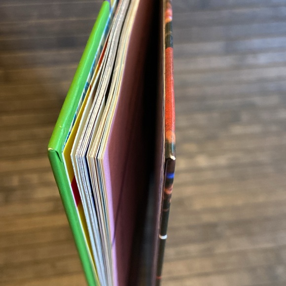 Vintage 1991 WWF Superstars of Wrestling Hard Cover Book Hulk Hogan Cover - Picture 9 of 11